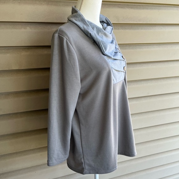 •LSORU• Long Sleeve Pintuck Neckline Pullover Top - Size Medium - Picture 3 of 7